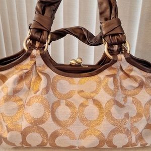 Vintage Unique Copper/Rose Gold Coach w Kisslock. Certificate of Authenticity.